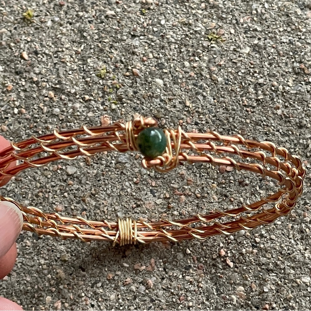 Handmade Copper Wire Bracelet – Green Agate Accent – Healing Energy Jewelry